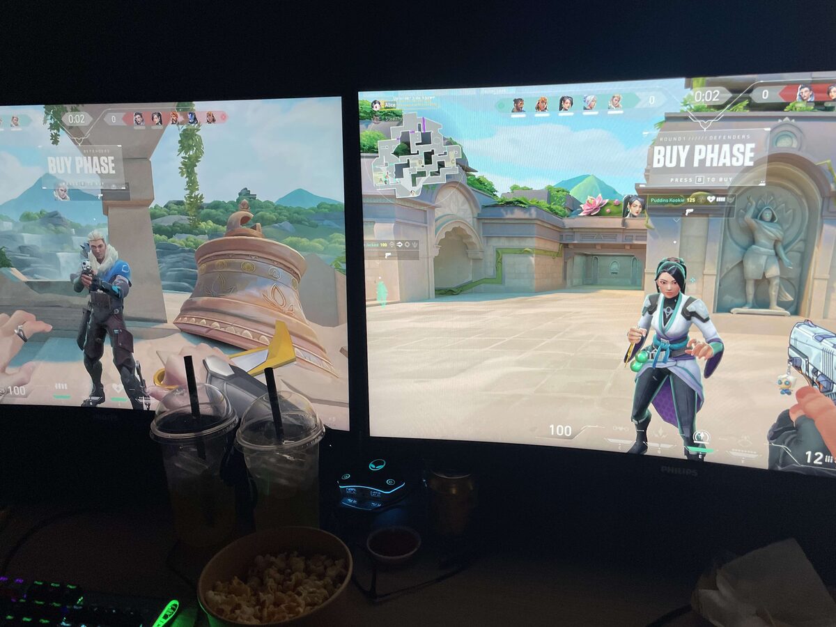 gaming cafe together